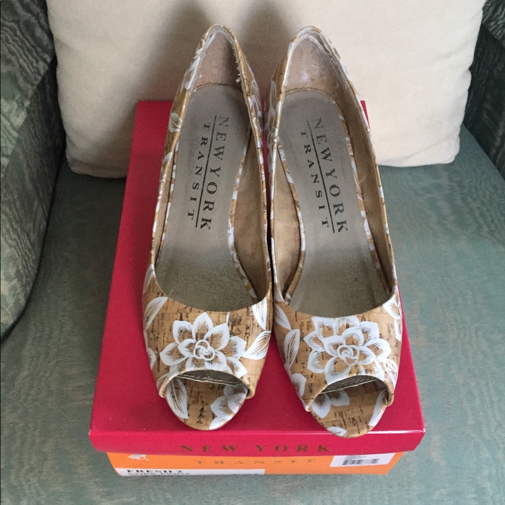 New York Transit wedge shoes size 7 1/2 medium